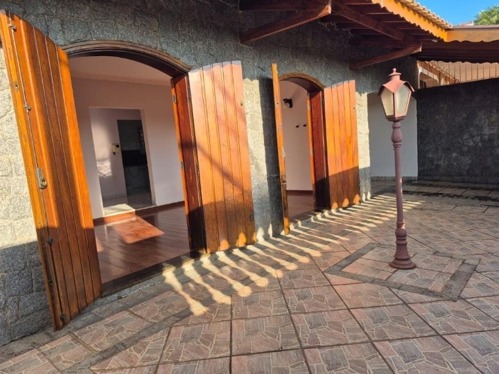 Casa com 3 Quartos à venda, 274 m² - Jardim Eulina , Campinas - SP